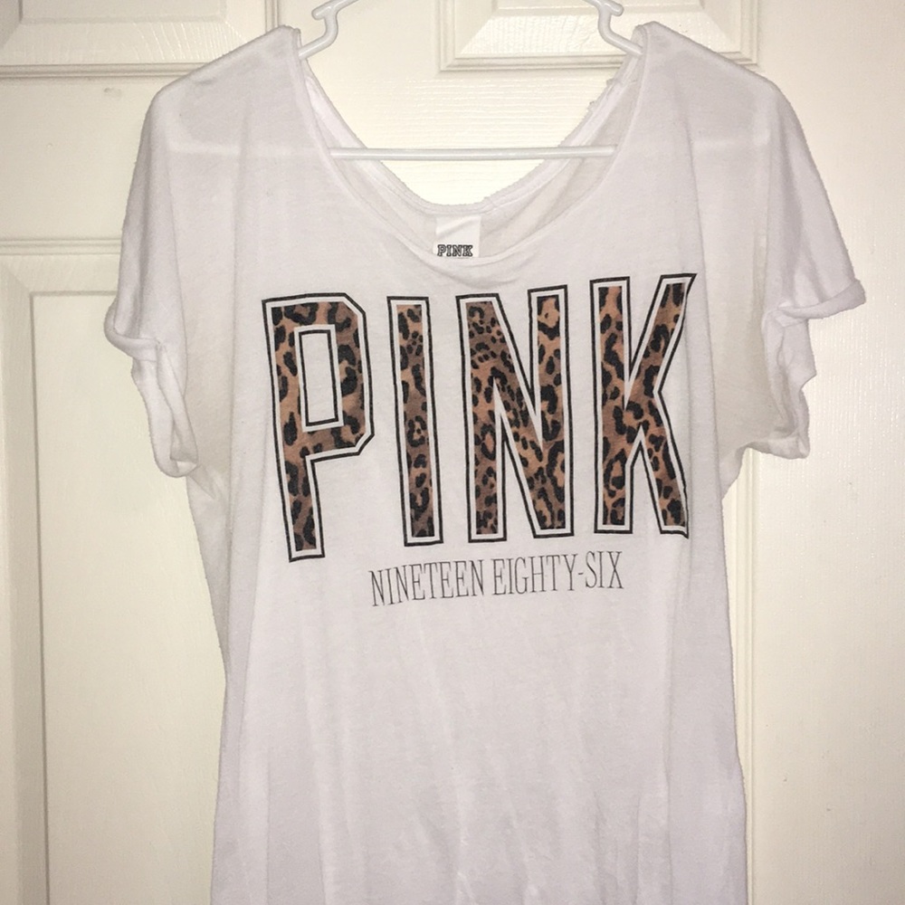 A cute tee shirt. IM WILLING TO NEGOTIATE PRICE!